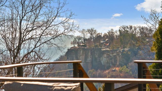 185 Gnome Trail, Lookout Mountain, GA 30750