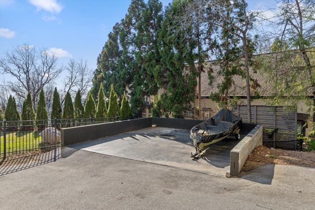 185 Gnome Trail, Lookout Mountain, GA 30750