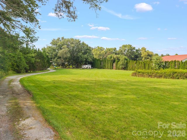 5640 Boylston Highway, Mills River, NC 28759