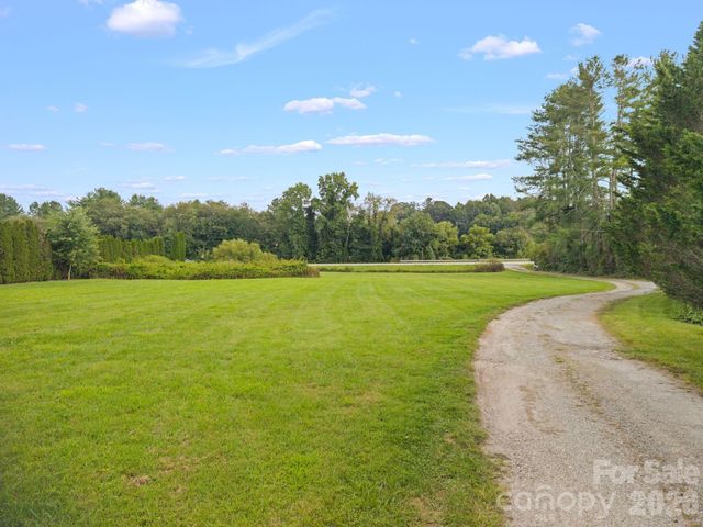 5640 Boylston Highway, Mills River, NC 28759
