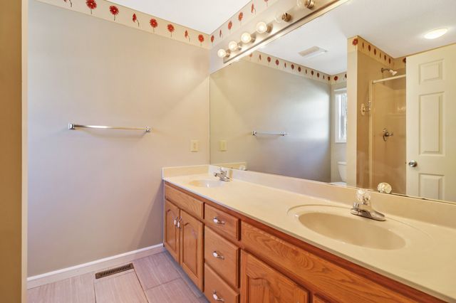 112 Lakewood Dr, Crossville, TN 38558