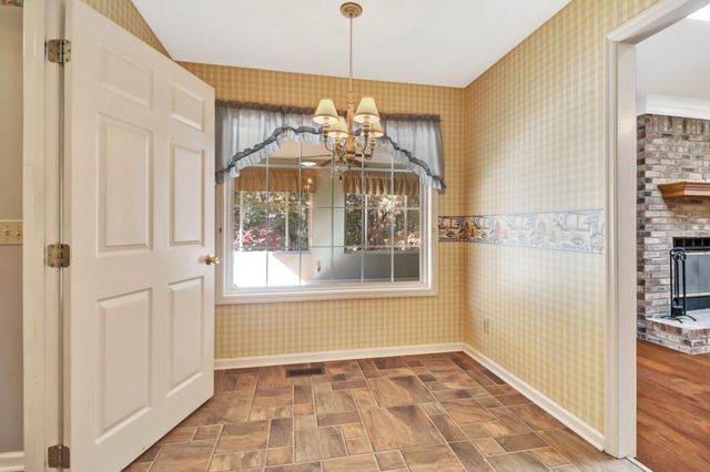 112 Lakewood Dr, Crossville, TN 38558