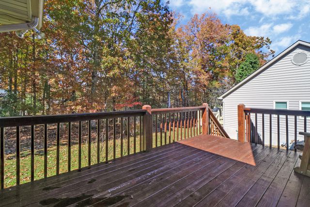 112 Lakewood Dr, Crossville, TN 38558