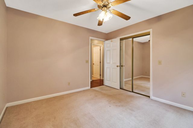 112 Lakewood Dr, Crossville, TN 38558