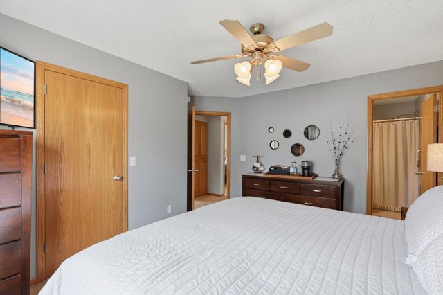 1315 Oakwood Lane, Hanover, MN 55341