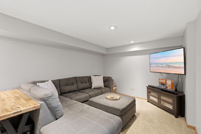 1315 Oakwood Lane, Hanover, MN 55341
