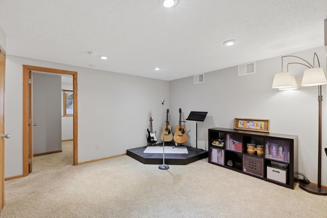 1315 Oakwood Lane, Hanover, MN 55341