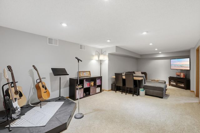 1315 Oakwood Lane, Hanover, MN 55341