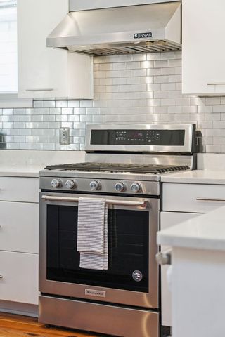 194 Fishburne Street, Charleston, SC 29403