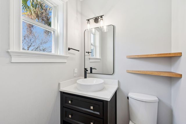 194 Fishburne Street, Charleston, SC 29403