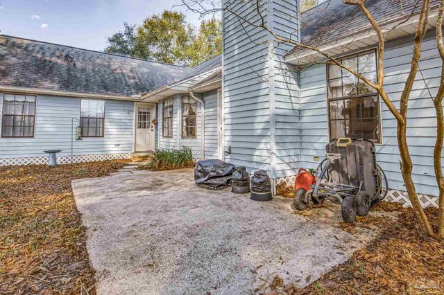 10046 Huntsman Path, Pensacola, FL 32514