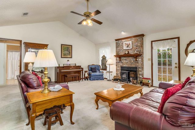 10046 Huntsman Path, Pensacola, FL 32514