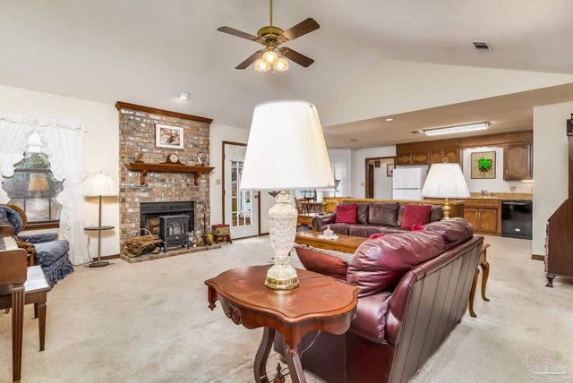 10046 Huntsman Path, Pensacola, FL 32514