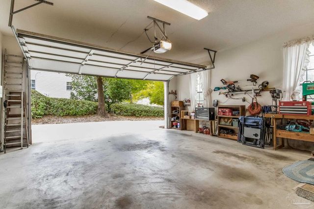 10046 Huntsman Path, Pensacola, FL 32514