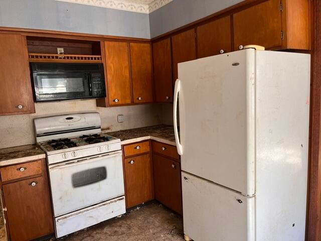 337 N Weber Road, Muskegon, MI 49445