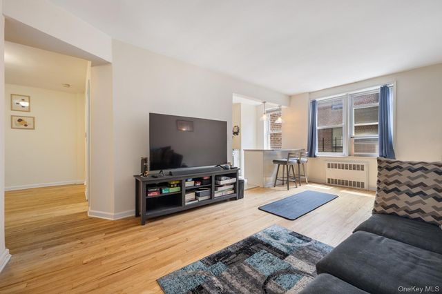 35-50 75th Street 3C, Jackson Heights, NY 11372