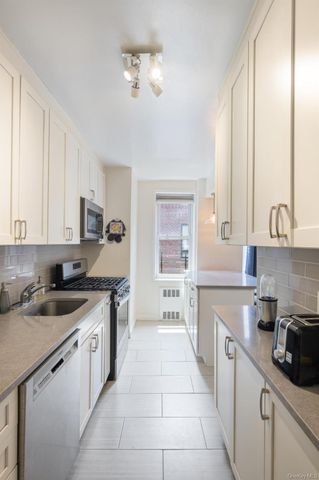 35-50 75th Street 3C, Jackson Heights, NY 11372