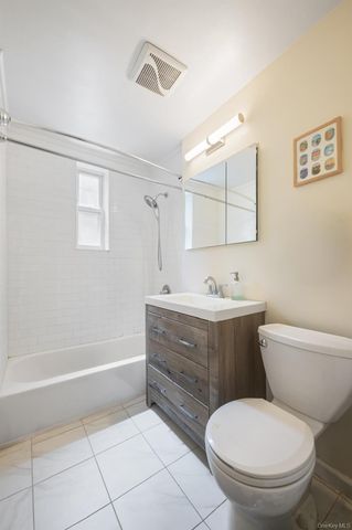 35-50 75th Street 3C, Jackson Heights, NY 11372