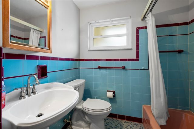 1599 Collier Avenue, Heidelberg, PA 15106
