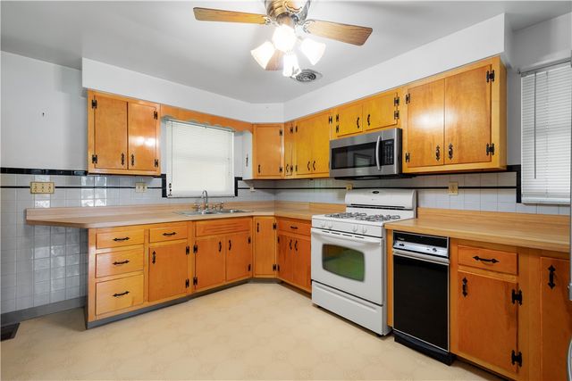 1599 Collier Avenue, Heidelberg, PA 15106