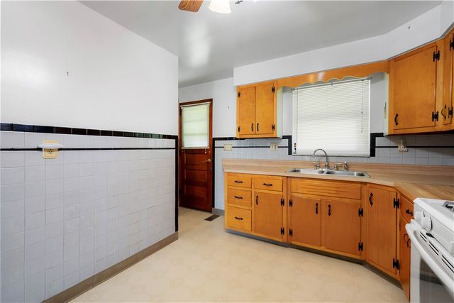 1599 Collier Avenue, Heidelberg, PA 15106