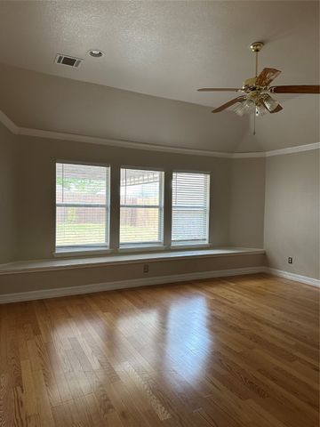 8113 Pecan Ridge Drive, North Richland Hills, TX 76182