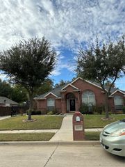 8113 Pecan Ridge Drive, North Richland Hills, TX 76182
