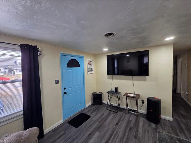 79 Jordan DR, Hampton, VA 23666