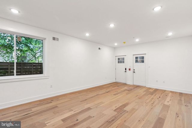 1214 E SUSQUEHANNA AVE, Philadelphia, PA 19125