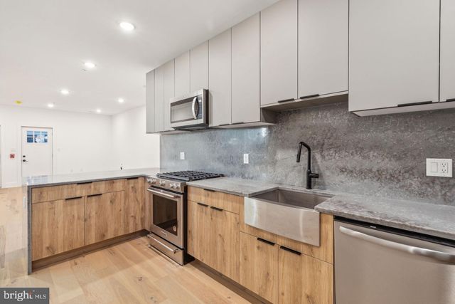 1214 E SUSQUEHANNA AVE, Philadelphia, PA 19125