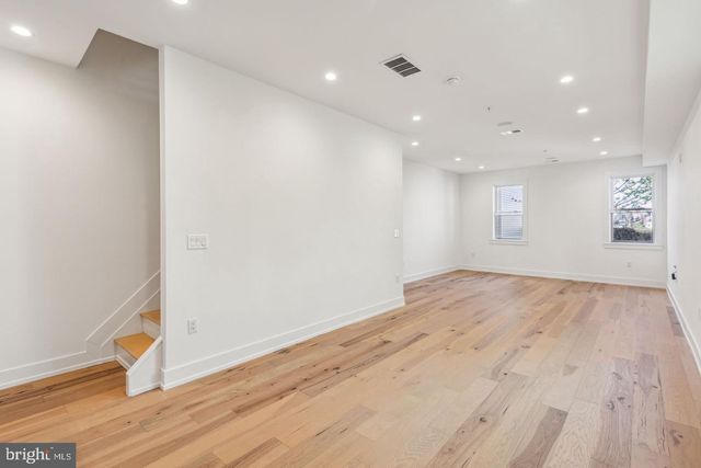 1214 E SUSQUEHANNA AVE, Philadelphia, PA 19125