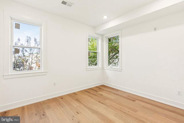 1214 E SUSQUEHANNA AVE, Philadelphia, PA 19125