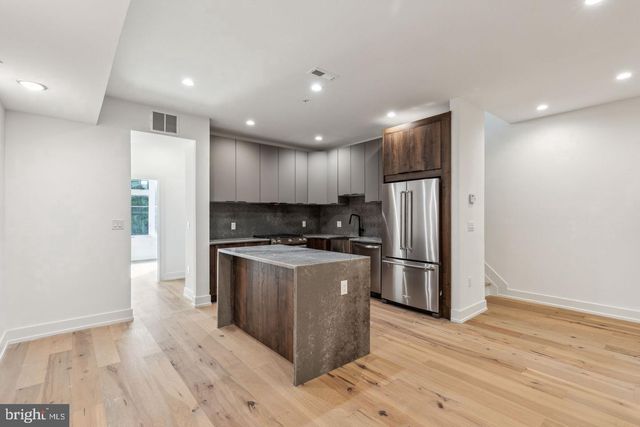 1214 E SUSQUEHANNA AVE, Philadelphia, PA 19125