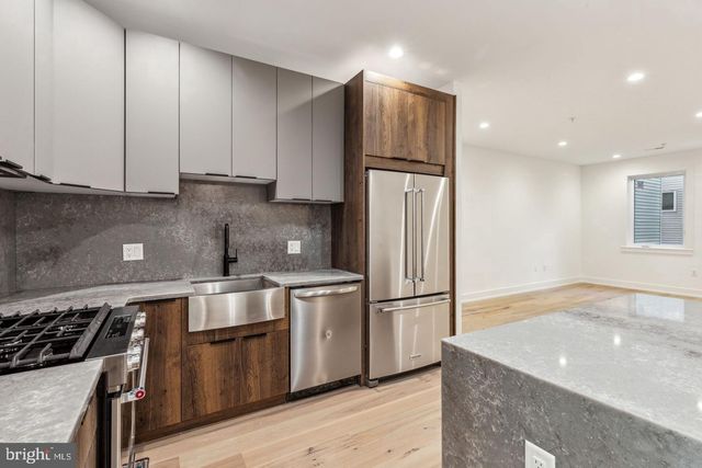 1214 E SUSQUEHANNA AVE, Philadelphia, PA 19125