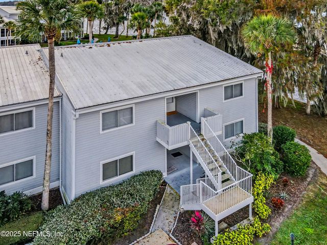 102 RIVER BEND Court A, Welaka, FL 32193