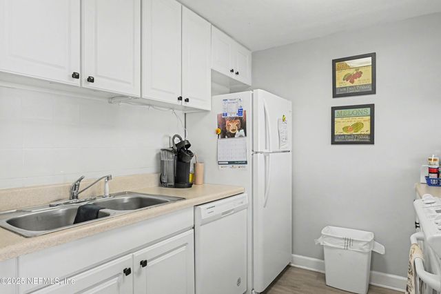 102 RIVER BEND Court A, Welaka, FL 32193