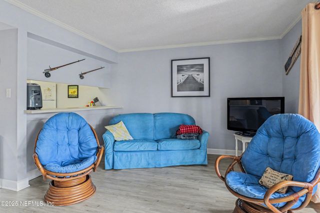 102 RIVER BEND Court A, Welaka, FL 32193