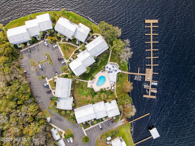 102 RIVER BEND Court A, Welaka, FL 32193