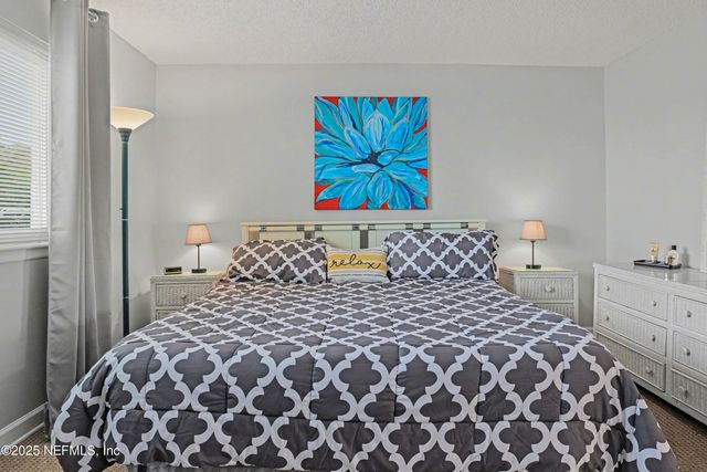 102 RIVER BEND Court A, Welaka, FL 32193