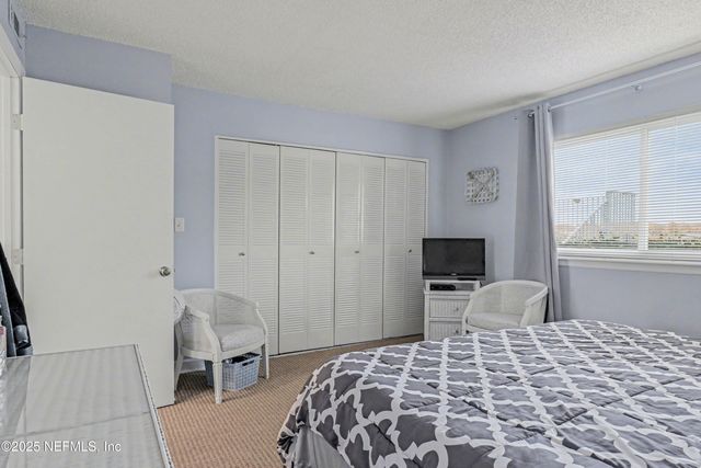 102 RIVER BEND Court A, Welaka, FL 32193