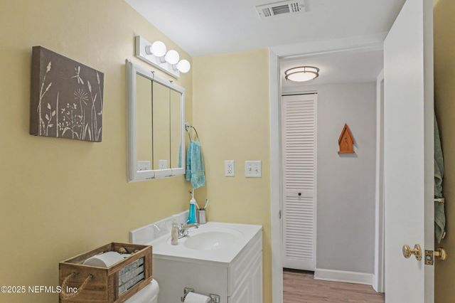 102 RIVER BEND Court A, Welaka, FL 32193