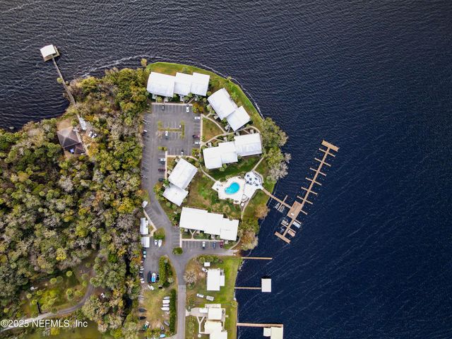 102 RIVER BEND Court A, Welaka, FL 32193