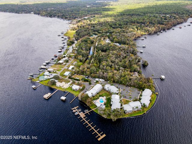 102 RIVER BEND Court A, Welaka, FL 32193