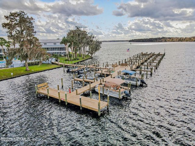 102 RIVER BEND Court A, Welaka, FL 32193