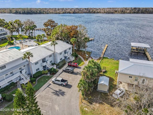 102 RIVER BEND Court A, Welaka, FL 32193