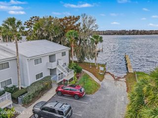 102 RIVER BEND Court A, Welaka, FL 32193