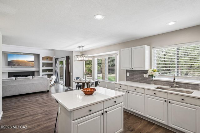 952 S Rincon Rising Road, Tucson, AZ 85748