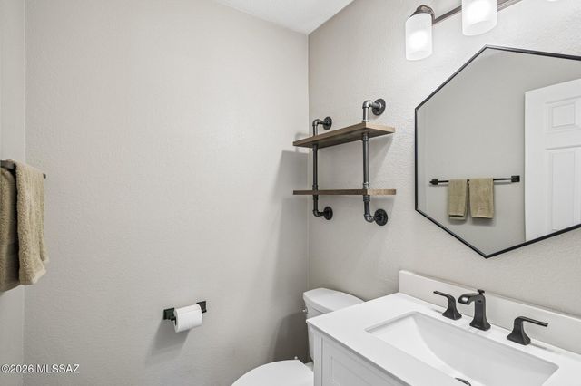 952 S Rincon Rising Road, Tucson, AZ 85748