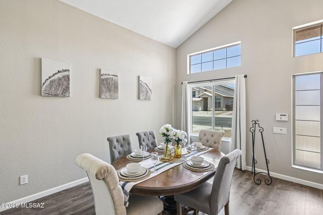 952 S Rincon Rising Road, Tucson, AZ 85748