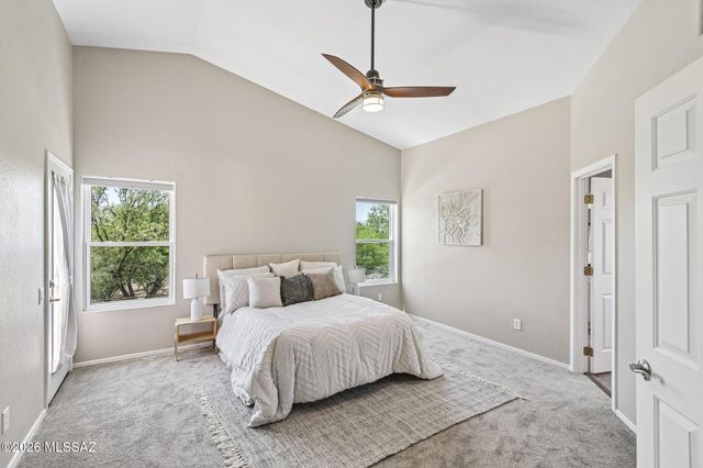 952 S Rincon Rising Road, Tucson, AZ 85748
